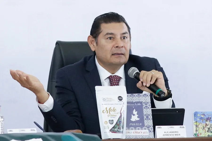 Investigan a exfuncionarios por permitir monopolio en concesiones de transporte