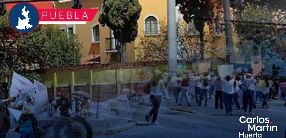 Manifestantes bloquean el Bulevar 5 de Mayo; exigen mejoras en el transporte público