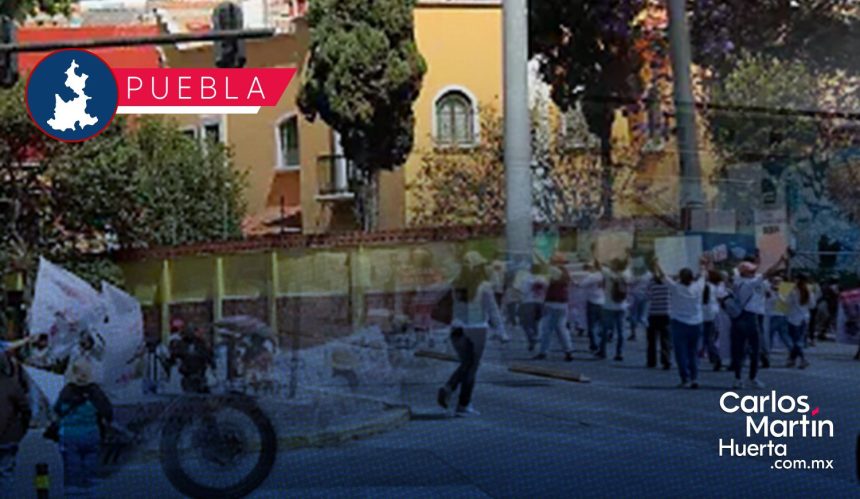 Manifestantes bloquean el Bulevar 5 de Mayo; exigen mejoras en el transporte público