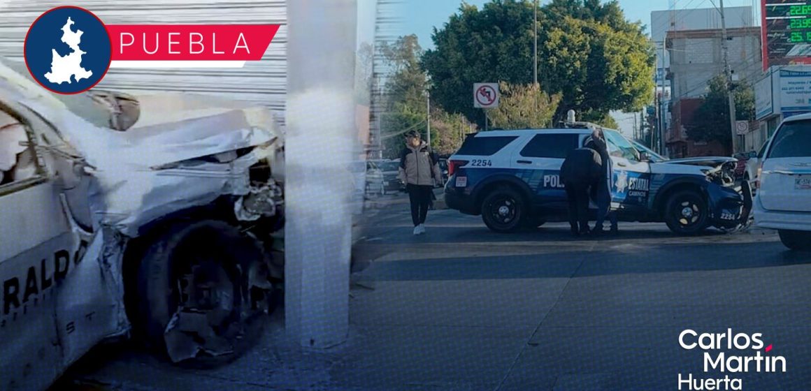 Patrulla estatal protagoniza fuerte accidente en la 11 Sur; hay dos heridos