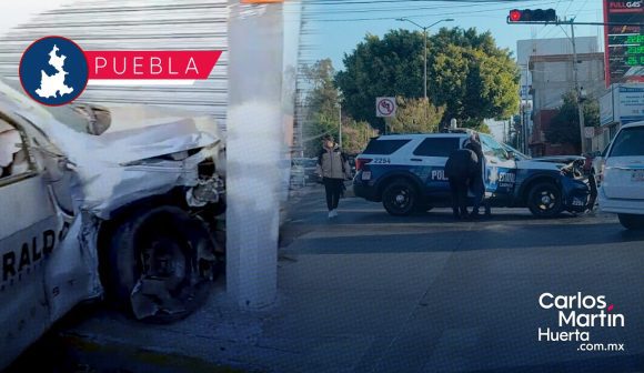 Patrulla estatal protagoniza fuerte accidente en la 11 Sur; hay dos heridos