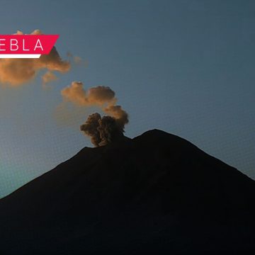Popocatépetl lanza fumarola de un kilómetro; reportan caída de ceniza en municipios de Puebla