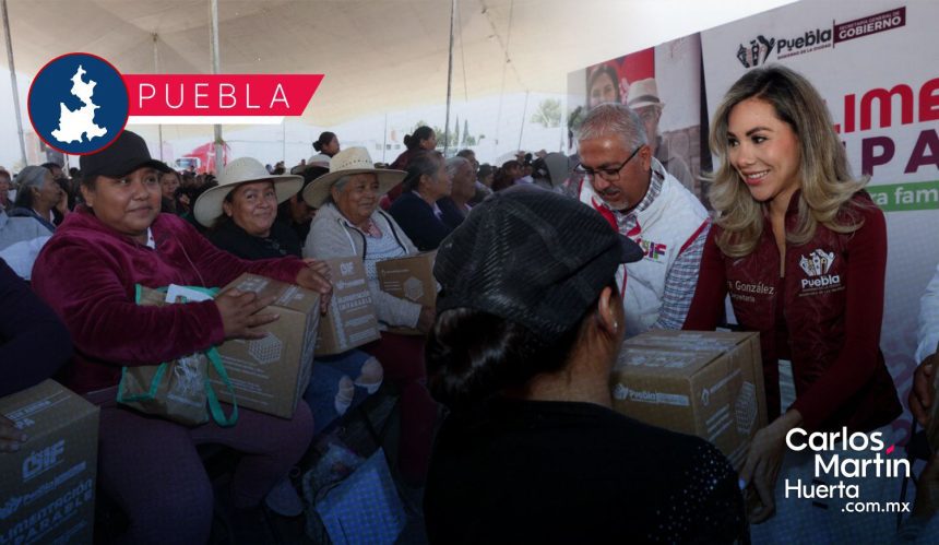 Puebla capital entregó apoyos alimentarios a familias de Guadalupe Tecola