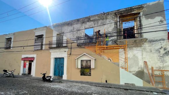 Rehabilitan fachadas y el Templo de Balvanera en el emblemático Barrio de El Alto