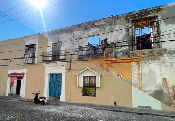 Rehabilitan fachadas y el Templo de Balvanera en el emblemático Barrio de El Alto