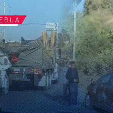 Tortón se queda sin frenos y choca contra 12 vehículos en Periférico Ecológico