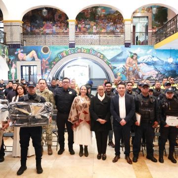 Ariadna Ayala fortalece la seguridad en Atlixco; entrega nuevo equipo policial