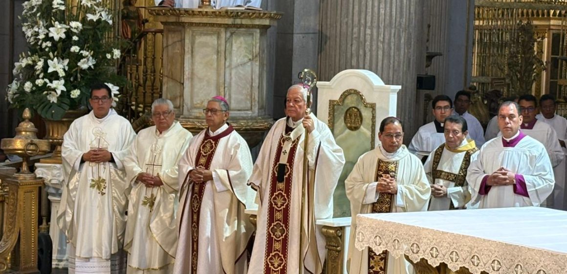 Víctor Sánchez Espinosa encabeza ordenación de ocho presbíteros en la Catedral