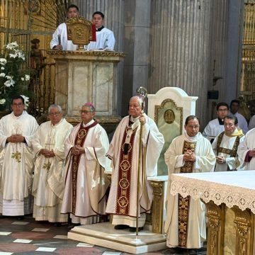 Víctor Sánchez Espinosa encabeza ordenación de ocho presbíteros en la Catedral