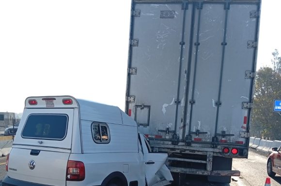 Tragedia en la Puebla-Orizaba: Muere hombre prensado tras chocar contra tráiler en Amozoc