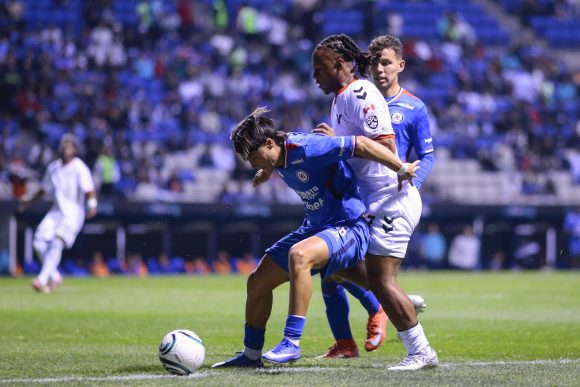 Cruz Azul aplasta al Vancouver FC y sella su pase a Octavos de la Concachampions