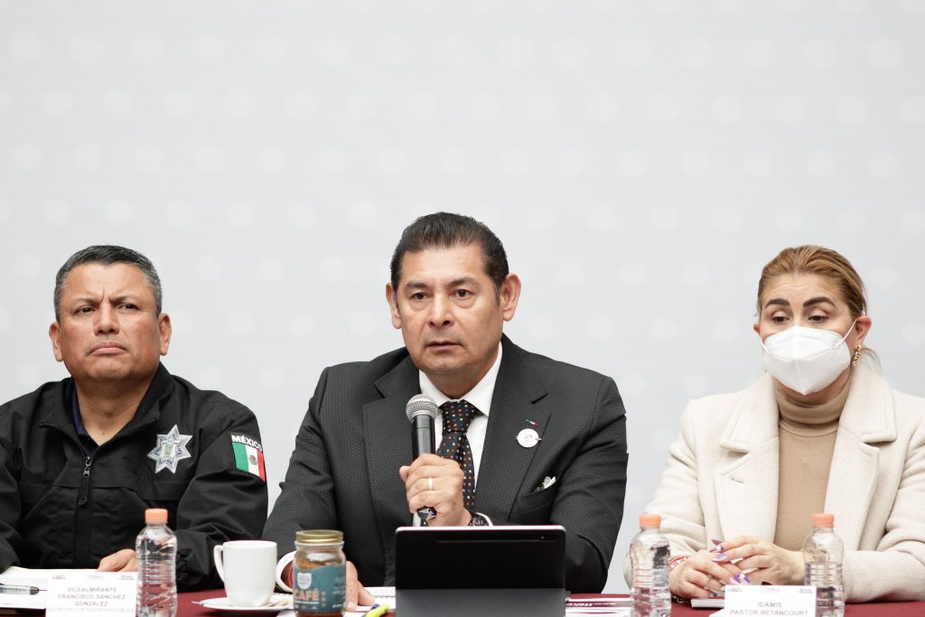 Armenta se reúne con el hijo mayor del matrimonio Tello Ruiz; garantiza justicia 1 gobierno estatal mananera 699874