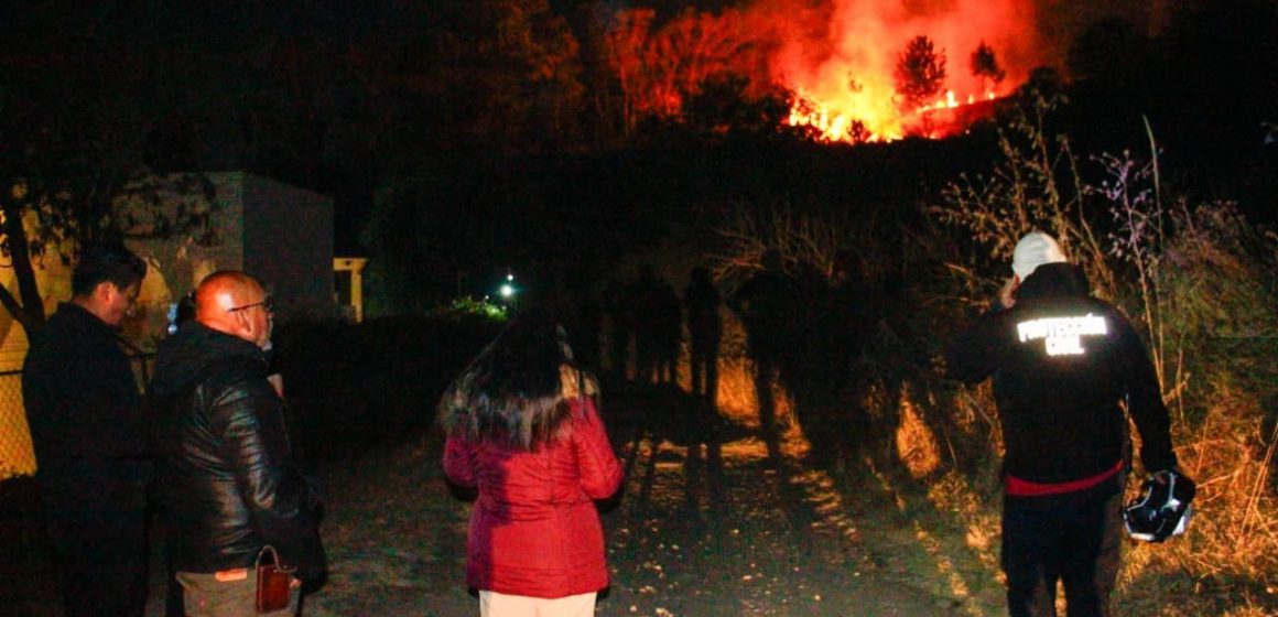 Incendio en el Cerro Zapotecas moviliza a Protección Civil en San Pedro Cholula
