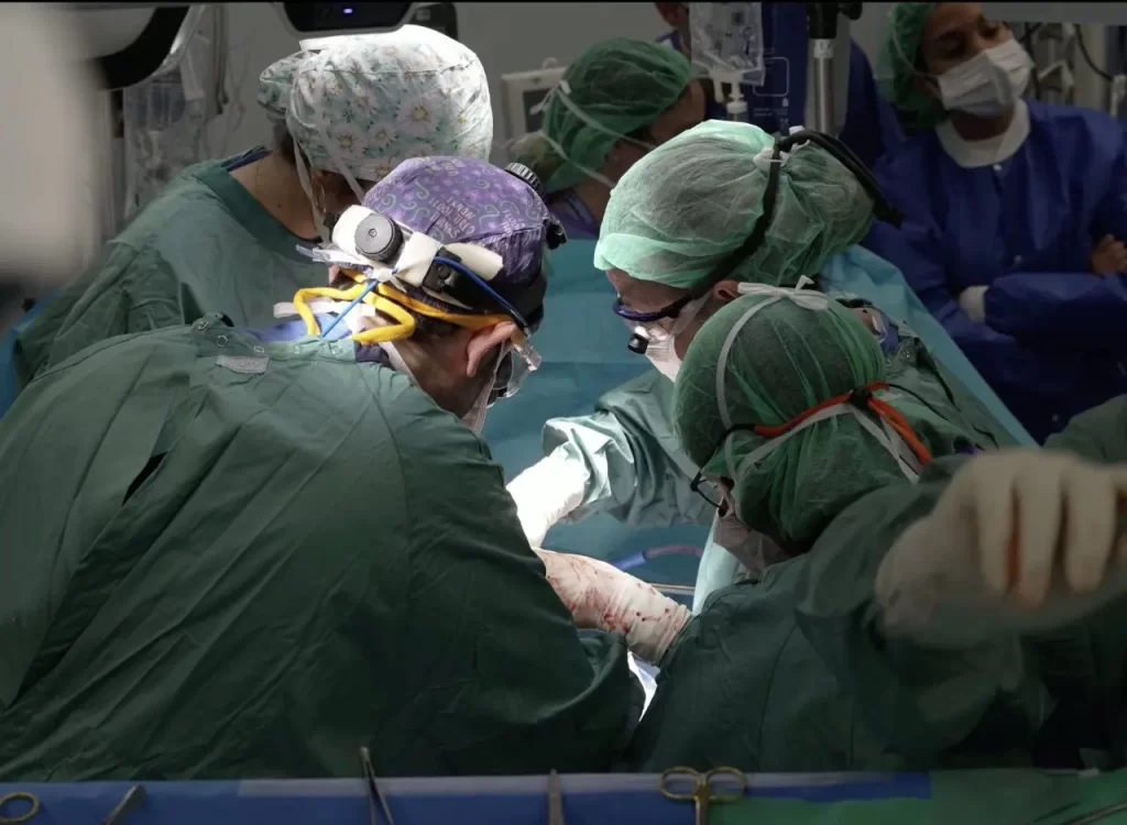 ¡Avance medico Doctores espanoles extirpan con exito un tumor hepatico hasta ahora inoperable 2