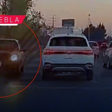 Auto en sentido contrario sobre Periférico Ecológico provoca choque múltiple