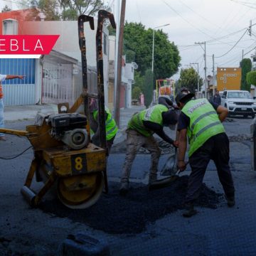 Supervisa Pepe Chedraui programa “Bacheando Puebla” en Jardines de San Manuel
