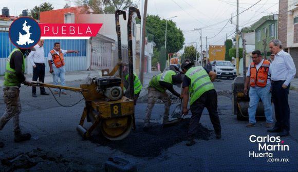 Supervisa Pepe Chedraui programa “Bacheando Puebla” en Jardines de San Manuel