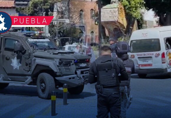 Choque entre unidad blindada y transporte público en el Bulevar 5 de Mayo deja tres lesionados