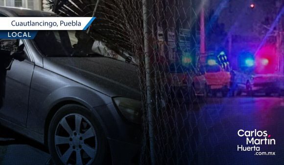 Conductor en estado de ebriedad choca y tira reja de estacionamiento en Cuautlancingo