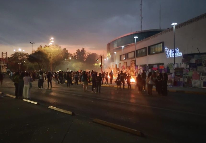 Fiscalía aclara uso de extintor durante manifestación del 8M y reitera respeto al derecho a la protesta