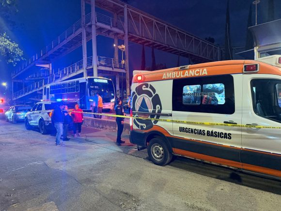 Mujer es atropellada por unidad de RUTA en Bosques de San Sebastián