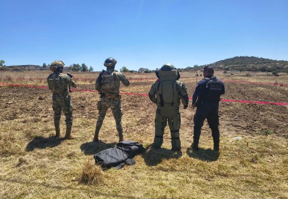 IMG_8908 Localizan granadas en la carretera Puebla–Tehuacán, a la altura de Amozoc