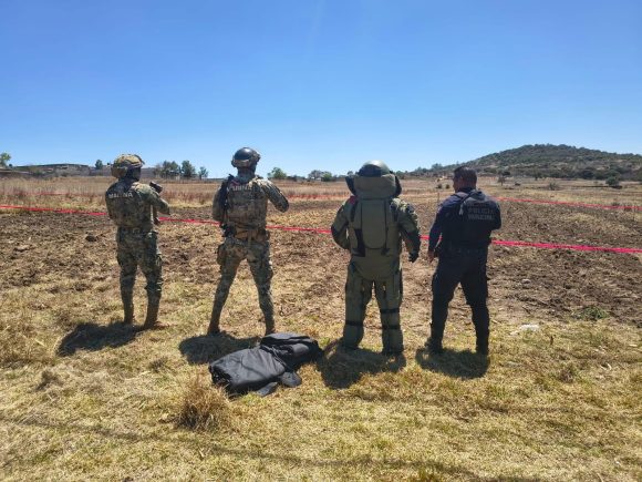 IMG_8908 Localizan granadas en la carretera Puebla–Tehuacán, a la altura de Amozoc