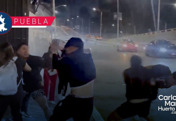 Jovenes desatan riña afuera de un bar en Villa Universitaria
