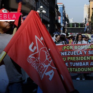 La 28 de Octubre se manifiesta contra las acciones de Estados Unidos y colapsa el Centro Histórico de Puebla