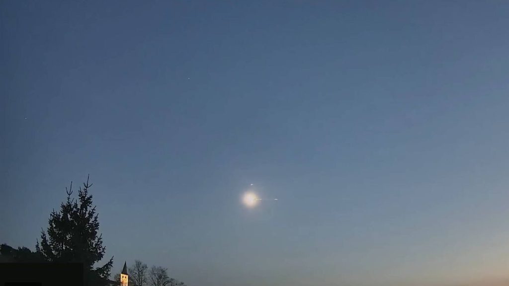 Meteorito causa daños a vivienda en Alemania