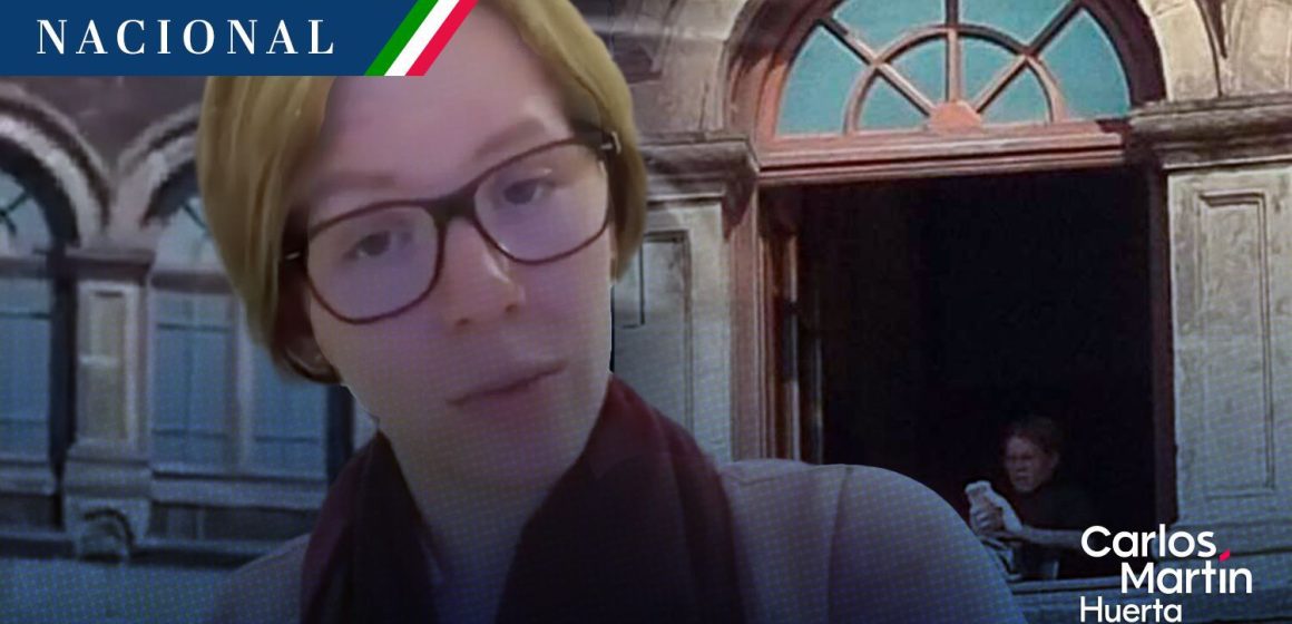 Revelan identidad de funcionaria captada asoleándose en Palacio Nacional