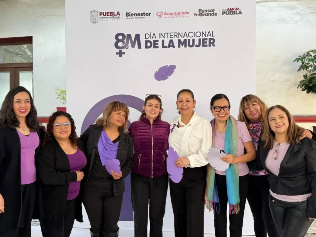Mujeres deben participar en las decisiones publicas Laura Artemisa Garcia Chavez 3