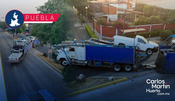 Caos vial en Bulevar Hermanos Serdán: Tráiler “nodriza” queda atorado frente al BINE