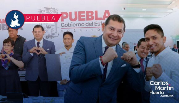 Otorgan beca universitaria al boxeador "El Tigre" Arellano