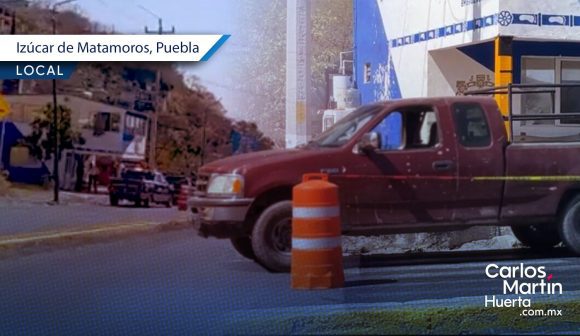 Balean a pareja en Izúcar de Matamoros; el conductor manejó herido para pedir auxilio