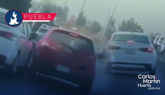 Conductores protagonizan pleito vial y choque sobre Periférico Ecológico