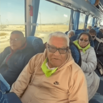 Regresan a Puebla párroco y peregrinos varados en Medio Oriente