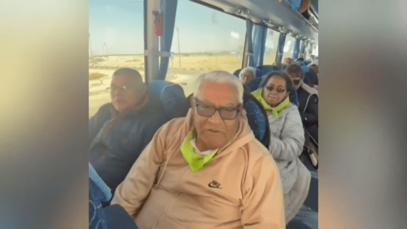 Regresan a Puebla párroco y peregrinos varados en Medio Oriente