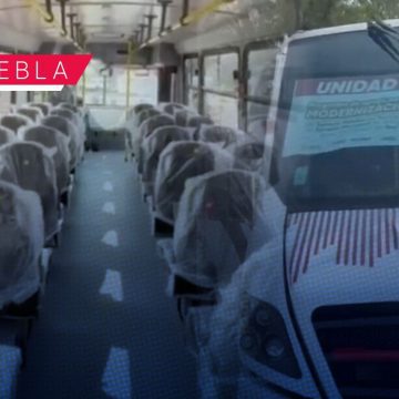Entregan primeros apoyos para renovar el transporte público en Puebla
