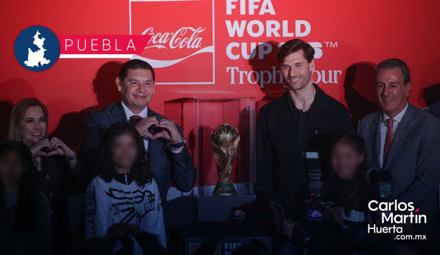 Puebla recibe el trofeo de la Copa del Mundo 2026