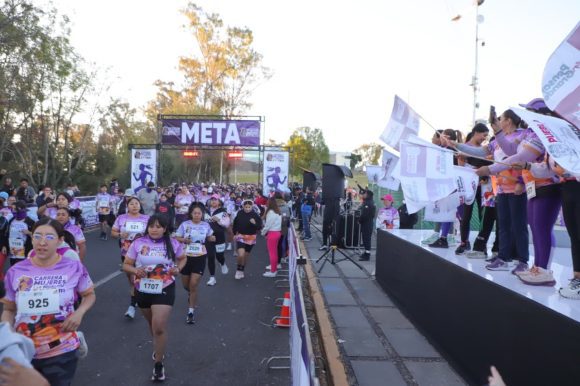 Carrera por las Mujeres y la Igualdad reúne a más de 3 mil participantes en Puebla