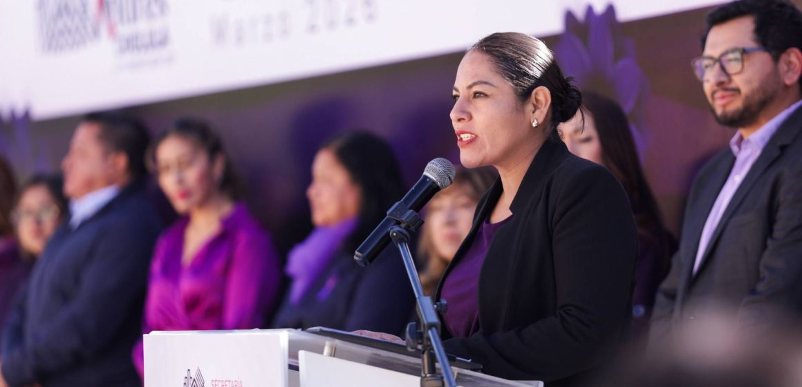 Destaca Lupita Cuautle avances y estrategias a favor de las mujeres, en ceremonia cívica