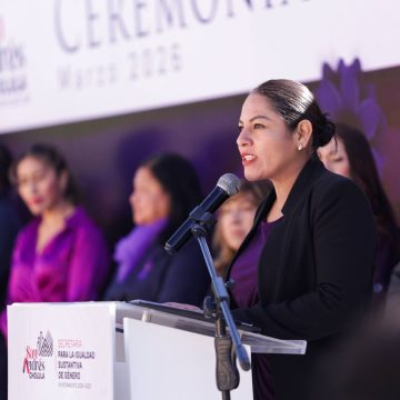 Destaca Lupita Cuautle avances y estrategias a favor de las mujeres, en ceremonia cívica