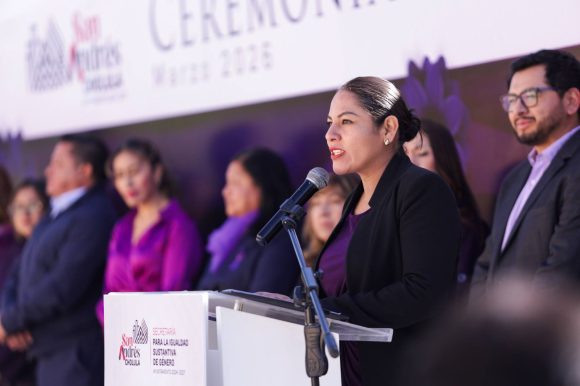 Destaca Lupita Cuautle avances y estrategias a favor de las mujeres, en ceremonia cívica