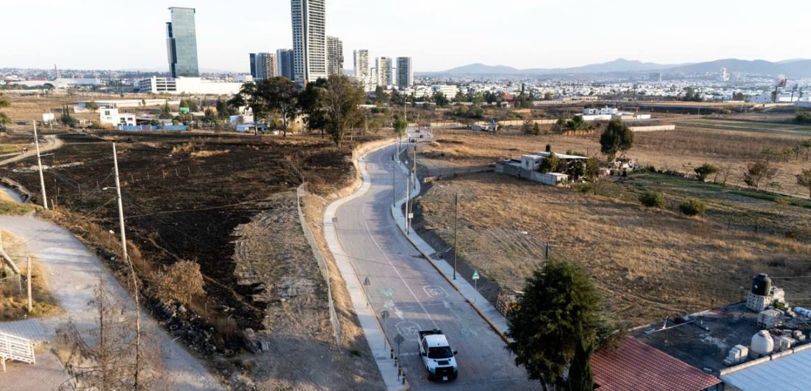 Lupita Cuautle mejora conexión hacia la Vía Atlixcáyotl con obra en San Antonio Cacalotepec