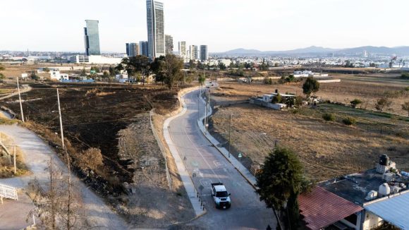 Lupita Cuautle mejora conexión hacia la Vía Atlixcáyotl con obra en San Antonio Cacalotepec
