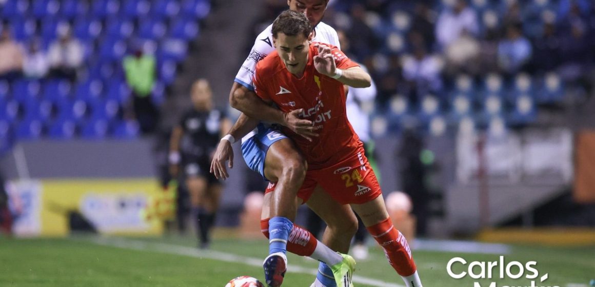 Puebla y Necaxa igualan sin goles en el Estadio Cuauhtémoc