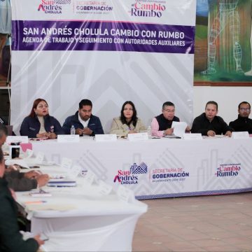 Lupita Cuautle da seguimiento a agenda comunitaria con autoridades auxiliares