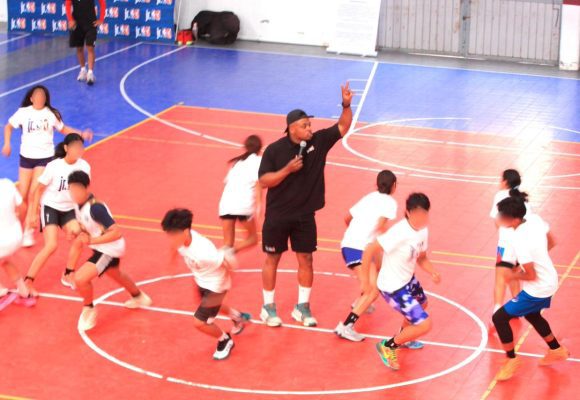 Realiza Gobierno de Pepe Chedraui Clínica de Básquetbol con Jr. NBA en Puebla