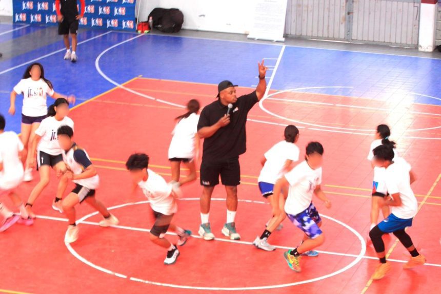 Realiza Gobierno de Pepe Chedraui Clínica de Básquetbol con Jr. NBA en Puebla